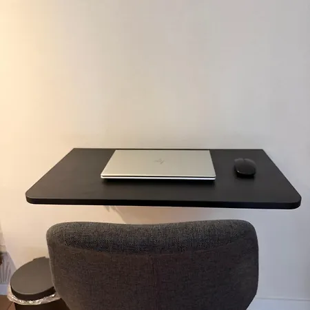 York Center Balcony Self Check In Apartment *